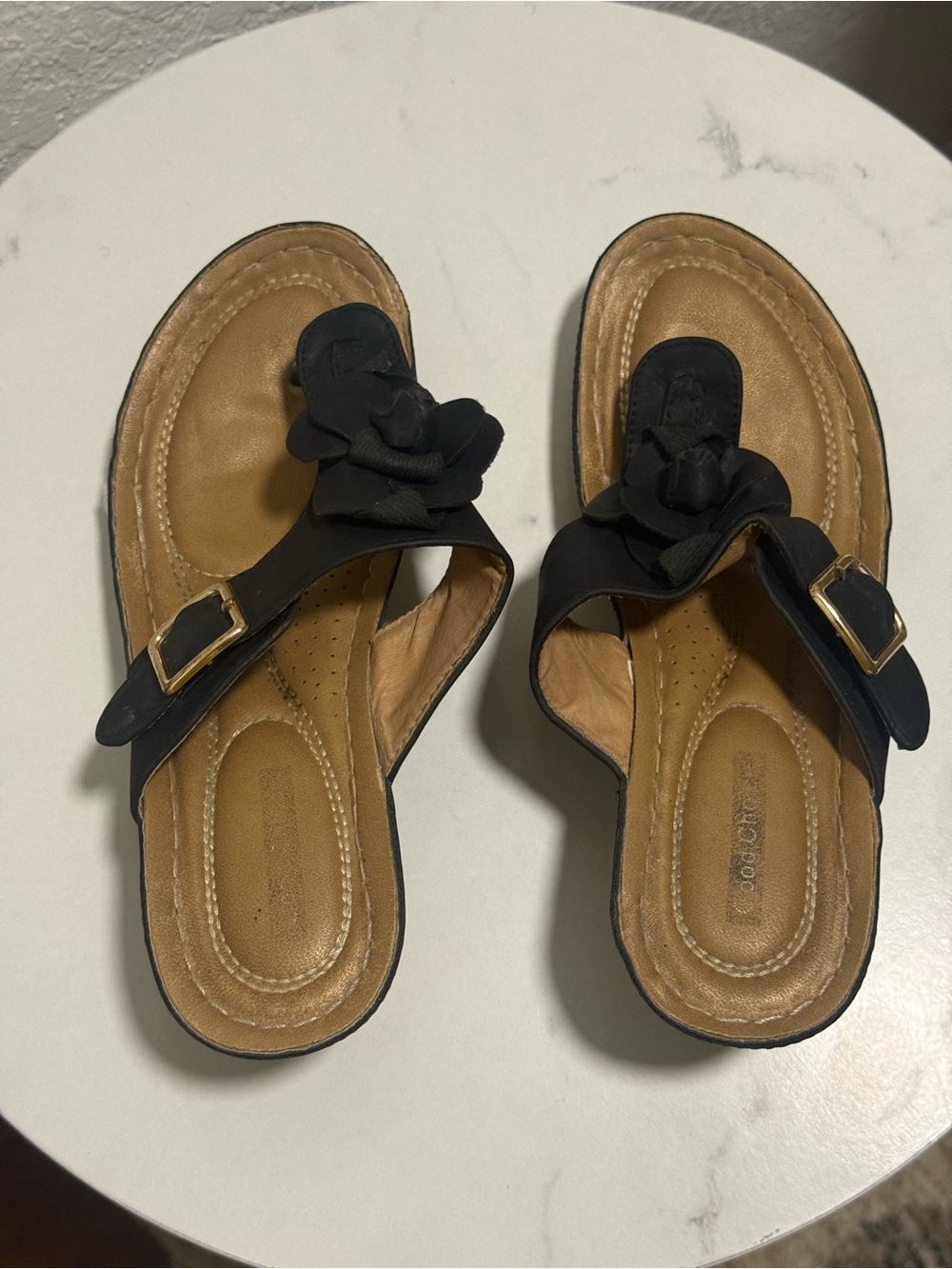 Women’s Black Floral Thong Sandals with Buckle Accent